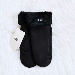 UGG Women’s Sheepskin Mittens In Black